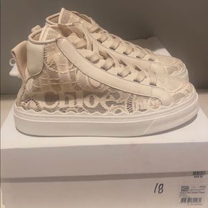 Chloe ( Lauren logo lace sneakers )